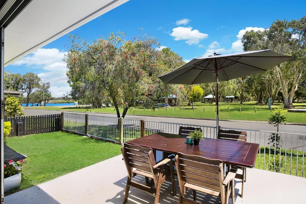 Booker Pde 34 Unit 2 Pet Friendly Villa Pelican Waters